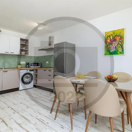 Pet Friendly In With Kitchen 3* 佩罗杰