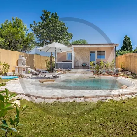 Pet Friendly In With Kitchen Ferienhaus